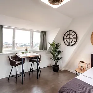 seawave-studio-54.zandvoort-hotels.com/
